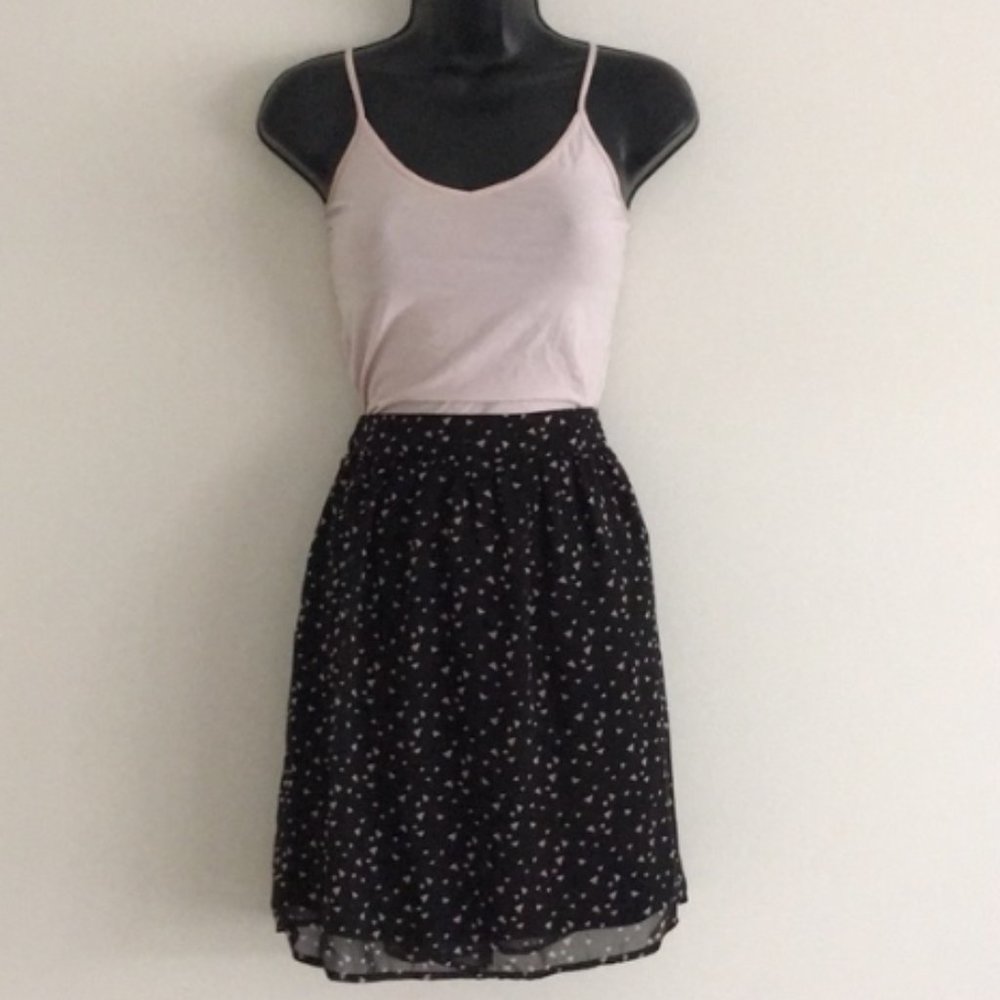 Forever 21 Black skirt with Pink Triangles A-Line skirt Size Medium